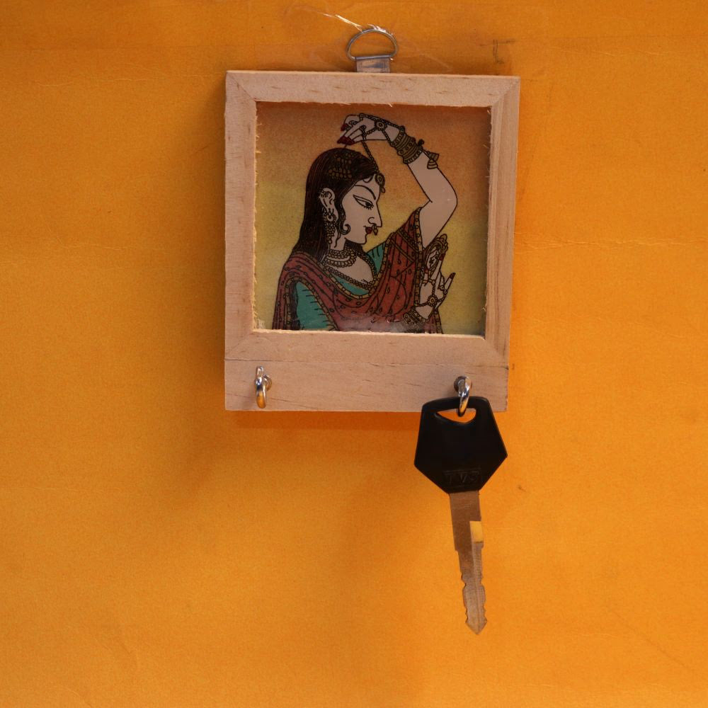 WOODEN GEMSTONE KEY HOLDDER