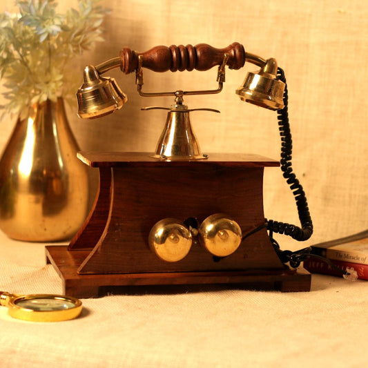 VINTAGE TELEPHONE